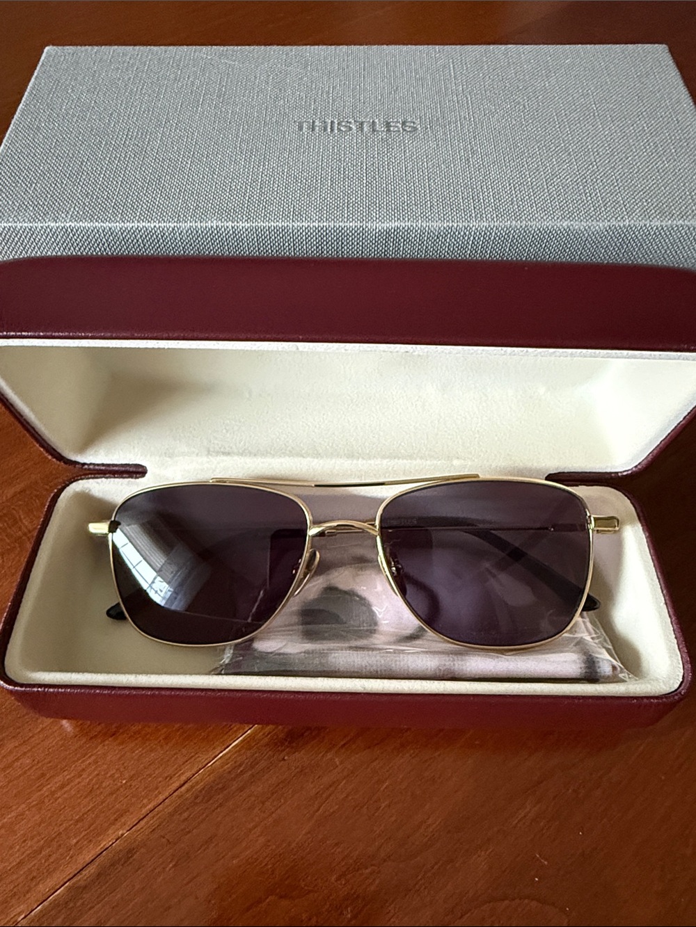 Thistles Sunglasses- THE MALONE in gold/black - NEW UNWORN